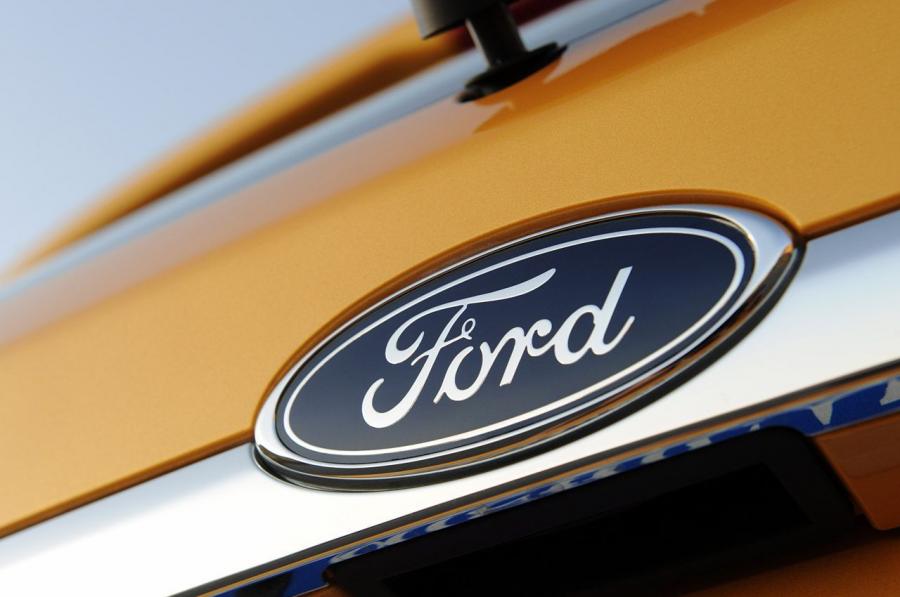  Ford Fiesta SES 2011 года  (фото 35 из 59)